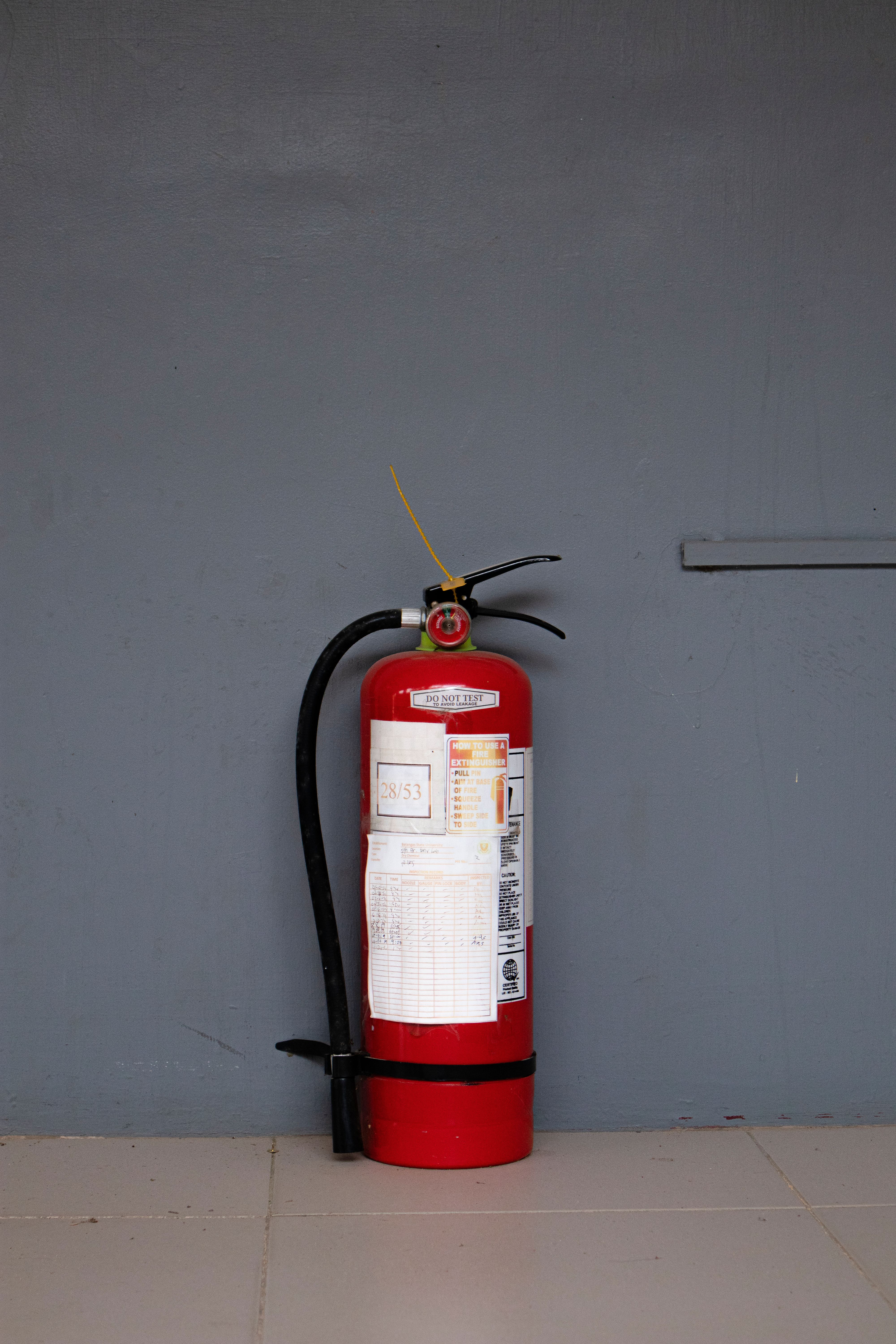 Fire Extinguisher (1kg, Car-Mount)