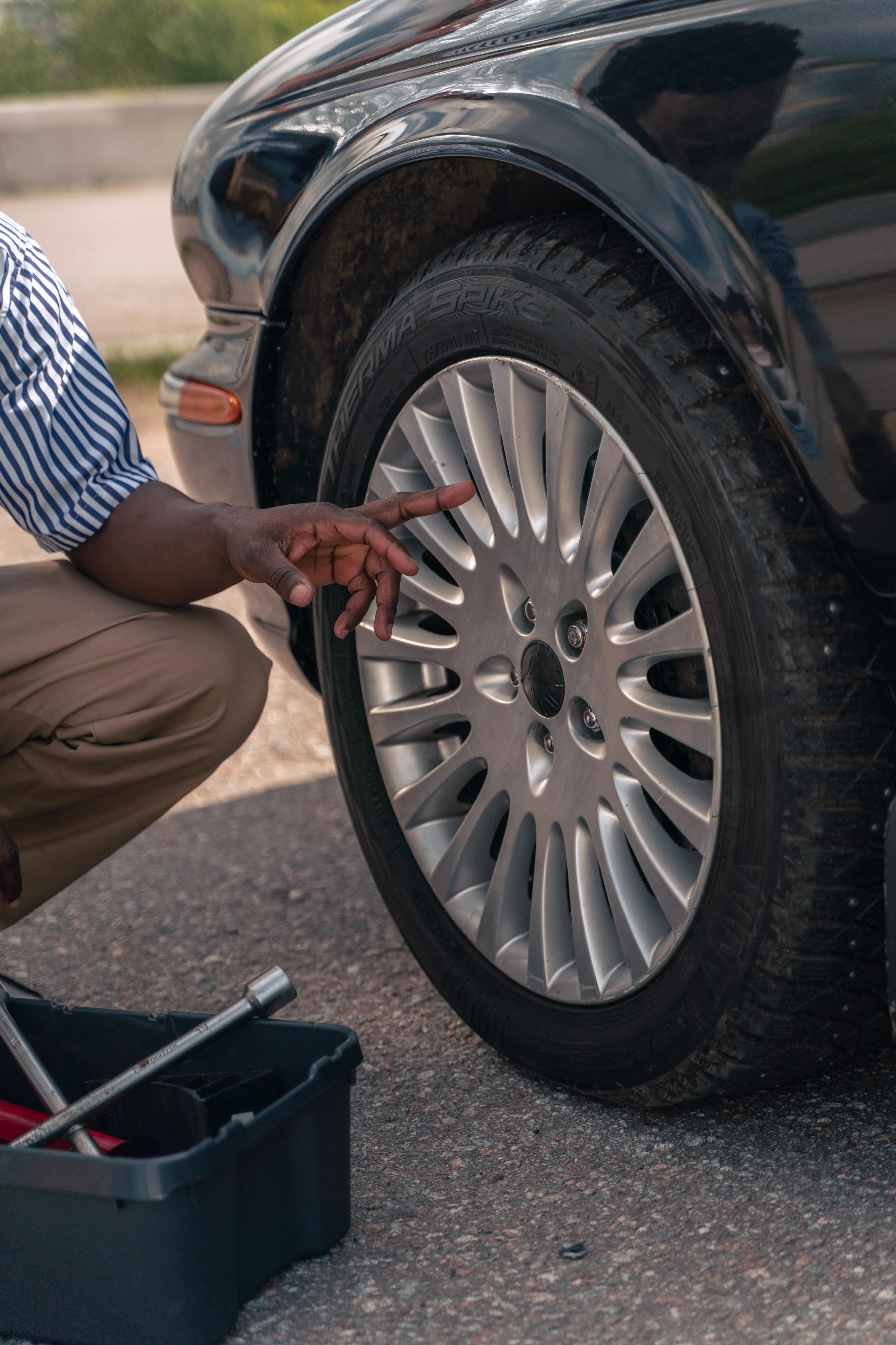 Portable Tire Inflator (12V)